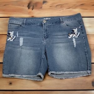 Kiss Therapy Jean Shorts NWOT
